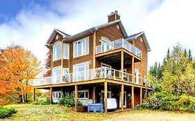 2Br Charlevoix Chalet River View & Fp Sleeps 4